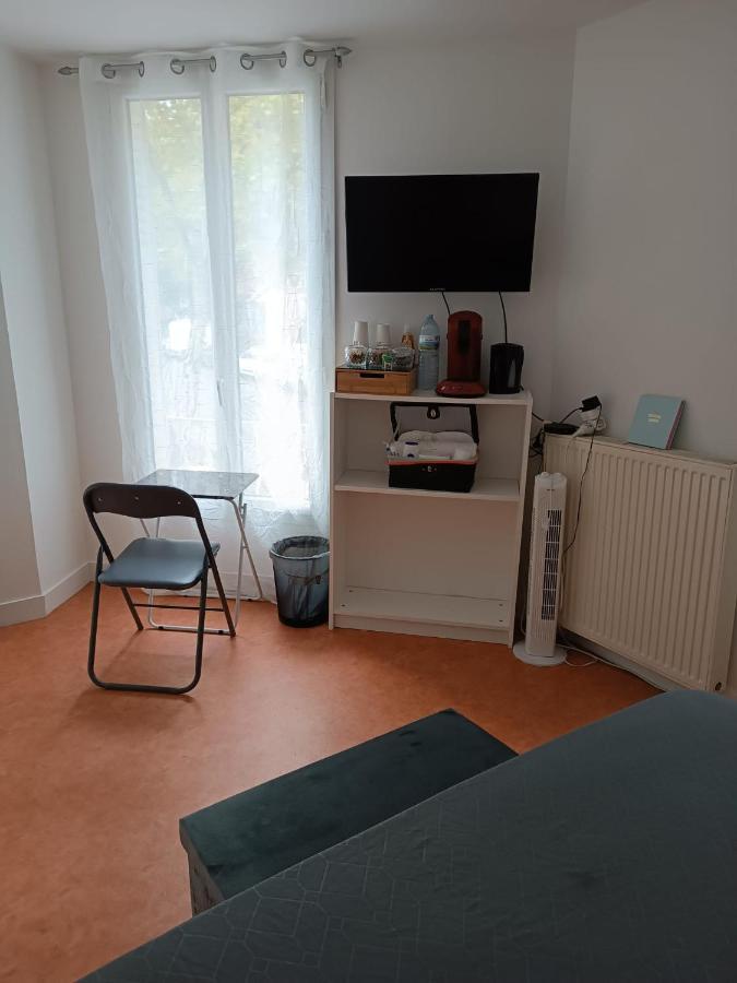 Privee A Arcueil - Appartement
